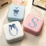 Personalizado Toile De Jouy Lazo PU Cuero Joyero Portátil con Letra Viaje Cumpleaños Aniversario Regalo para Mujeres Niñas