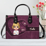 Gepersonaliseerde Cartoon Karakter Retro Lychee Grain PU Leer Grote Capaciteit Tote Bag met 1-8 Namen Verjaardag Verjaardagscadeau voor Moeder Grootmoeder
