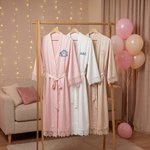 Personalisierte gesticktes Monogramm Satin Spitze-Trim Robe Braut Dusche Bachelorette Party Geschenk für Braut Brautjungfer