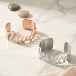 Bracciale personalizzato con nome multicolore con stile di carattere 1-5 Regalo di compleanno e anniversario da indossare quotidianamente per donne e uomini