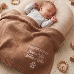 Gepersonaliseerd Geborduurd Beschermd Door Gebreid Zacht Katoenen Babydeken met Naam Baby Shower Verjaardagsgeschenk voor Pasgeborenen Kinderen