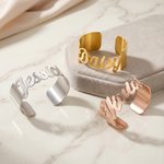 Bracciale personalizzato con nome multicolore con stile di carattere 1-5 Regalo di compleanno e anniversario da indossare quotidianamente per donne e uomini
