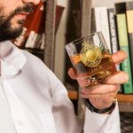 Personalised Gold Badge Wings Crown Initial 10 oz Rock Whiskey Glass with Name Father's Day Birthday Gift for Father Whiskey Lover