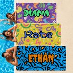 Personalisiertes Strandtuch mit abstraktem Graffiti-Design und Namen | übergroß und schnelltrocknend | Geburtstag Partygeschenk für Freunde Familie