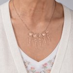 Collier de papillons de naissance 1-8 personnalisé avec nom Cadeau d'anniversaire pour Mère Grand-mère Famille