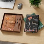 Gepersonaliseerd Kristallen Geboortebloem Bijbelverzen A5 PU Leren Notitieboekje met Titel en Naam Dagelijks Gebruik Verjaardag Christelijk Geschenk voor Familie Boekenwurmen