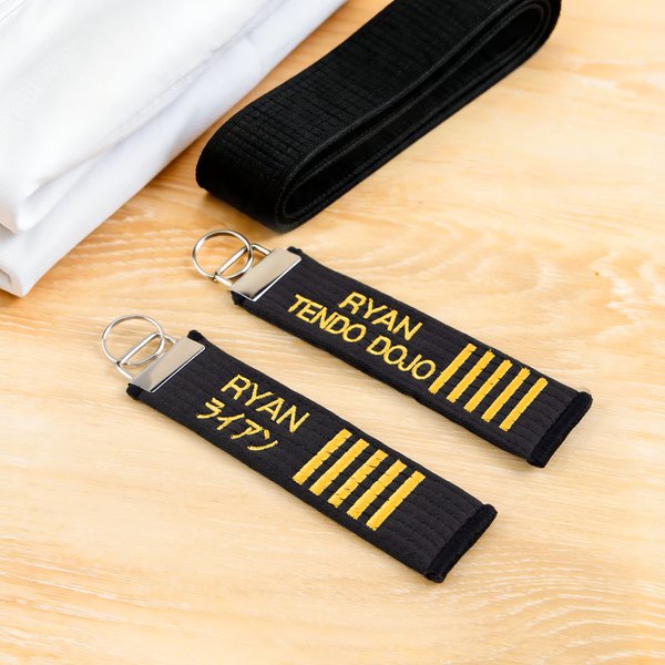 Testo ricamato personalizzato Dan Rank Black Belt Keychain Bag Tag Birthday Black Belt Promotion Gift for Martial Art Karate Taekwondo Lover Coach