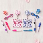 Chinoiserie Personalizada Floral Insignia Carrete con la Inicial y la Insignia Buddy Cumpleaños Apreciación Regalo para Enfermera Doctora