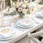 Serviette de table personnalisée avec nom date et motif -  Décoration de table - Cadeau d'anniversaire de mariage pour jeunes mariés