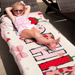 Serviette de plage surdimensionnée avec nom et cordon de serrage pour utilisation quotidienne Fête de la plage Cadeau d'anniversaire pour fille Femme