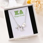 Gepersonaliseerde Sorority Griekse Letters Ketting met Gegraveerde Hart Bedel en Kaart College Graduation Gift voor Vrienden Meisjes