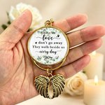 Ornement de voiture personnalisé avec photo de Heaven Wings et nom de famille Cadeau commémoratif pour la famille, le père et la mère