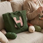 Henkilökohtainen virkkuukoukku Initial Suuri Corduroy Kangaskassi nimi Travel Essential syntymäpäivälahja naisille neulominen ystäville