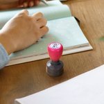 Gepersonaliseerde zelfinktende lerarenstempel met portret en tekst origineel bedankcadeau voor leraren perfect voor het nieuwe schooljaar