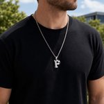 Personalisierte Fußball Design Initial Halskette mit Namen Spieltag Geburtstag Weltmeisterschaft Geschenk für Fußballspieler Liebhaber