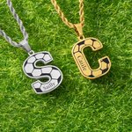 Personalisierte Fußball Design Initial Halskette mit Namen Spieltag Geburtstag Weltmeisterschaft Geschenk für Fußballspieler Liebhaber