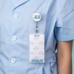 Badge d'identification personnalisé avec texte monogramme et enrouleur de badge Journée de l'infirmière à l'hôpital Cadeau de l'enseignant pour l'étudiant en soins infirmiers