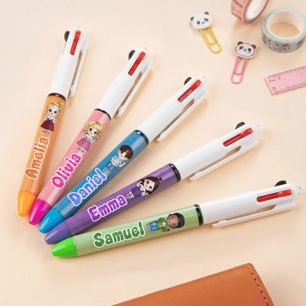 Gepersonaliseerde cartoon karakter drie-kleuren intrekbare glitter balpen met naam dagelijks gebruik terug naar school verjaardagscadeau voor kinderen