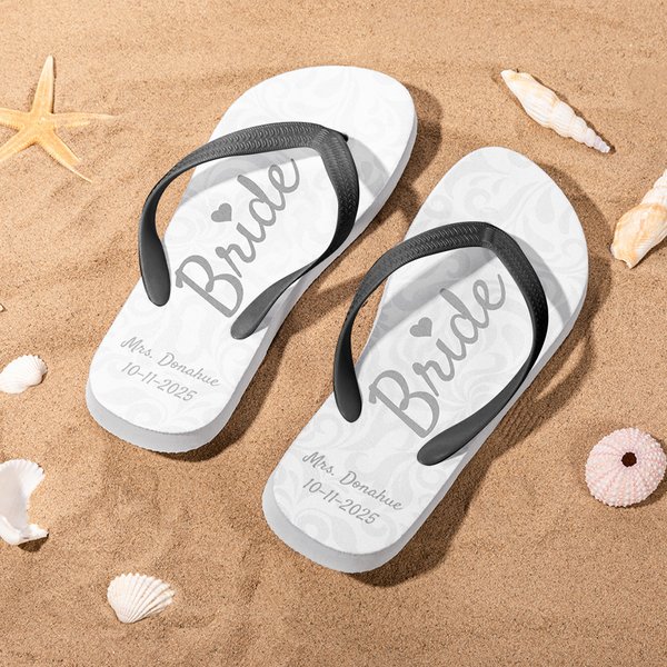 Henkilökohtainen Rakkaus Heart Damask Bride Flip Flops teksteillä ja Ivory kumipohjat Häät Beach Honeymoon lahja morsiamelle