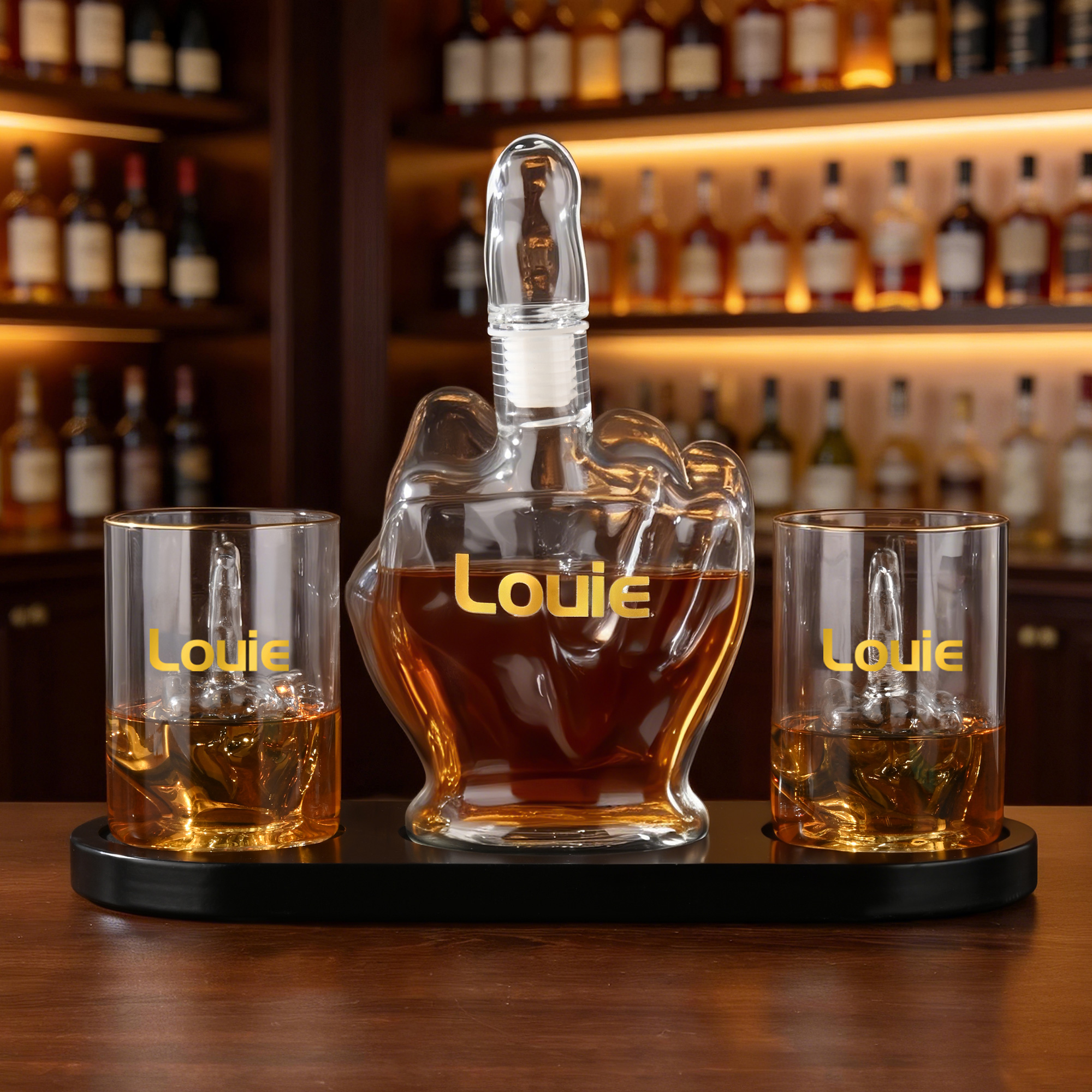 Personalisierte lustige Mittelfinger Whiskey Dekanter Set mit Namen täglichen Gebrauch Vatertag Geschenk für Whiskey-Liebhaber Dad