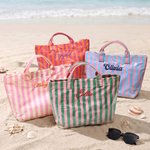 Personlig strandveske i striper, vanntett og med stor kapasitet, med brodert navn i imitert stoff – perfekt til strand- og bassengbruk, samt som gave til utdrikningslag for jenter og kvinner
