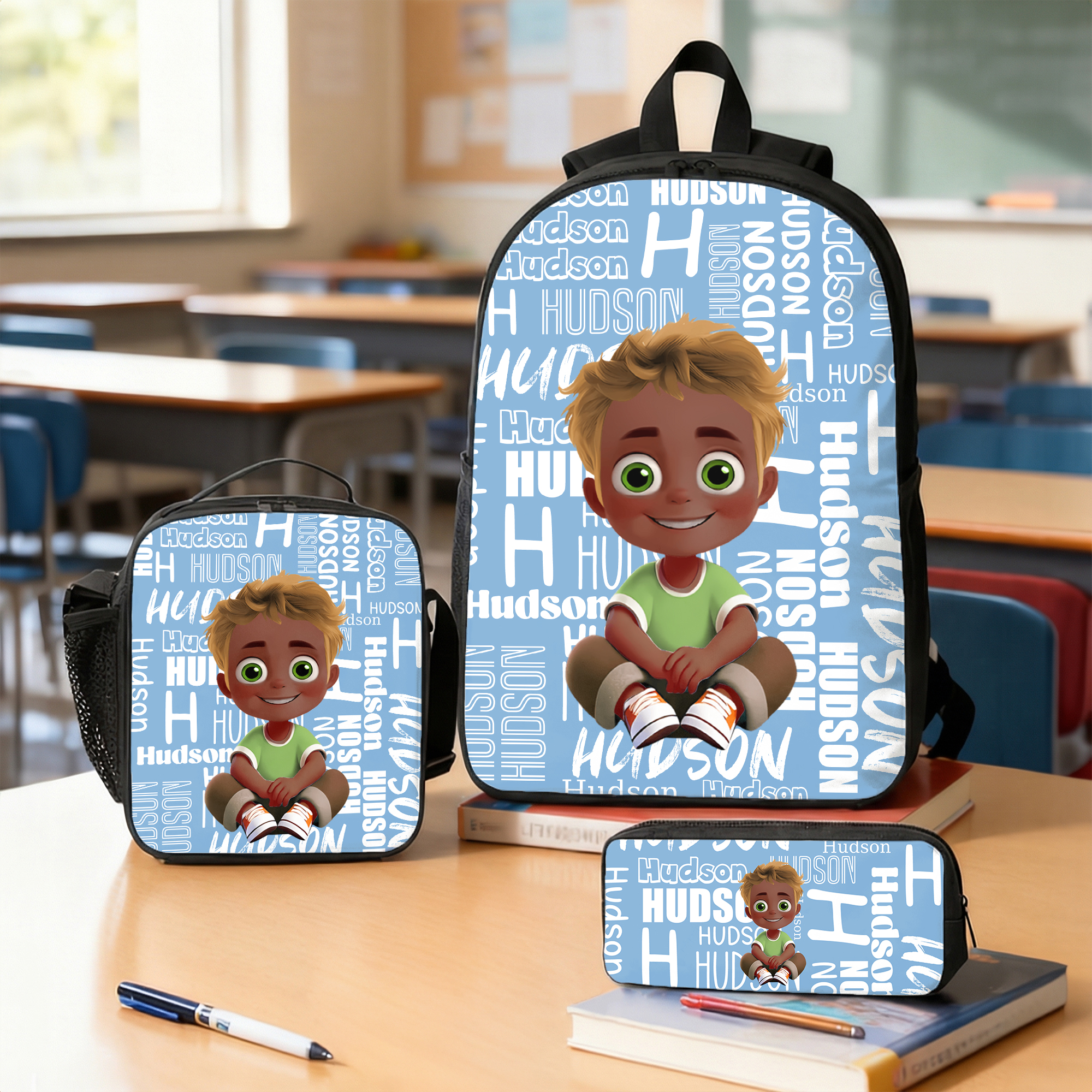 Individuell gestaltetes Set aus Rucksack, Lunchbag und Federmäppchen mit Comicfiguren und Namenszug – für den täglichen Gebrauch, zum Schulanfang oder als Geburtstagsgeschenk für Mädchen und Jungen