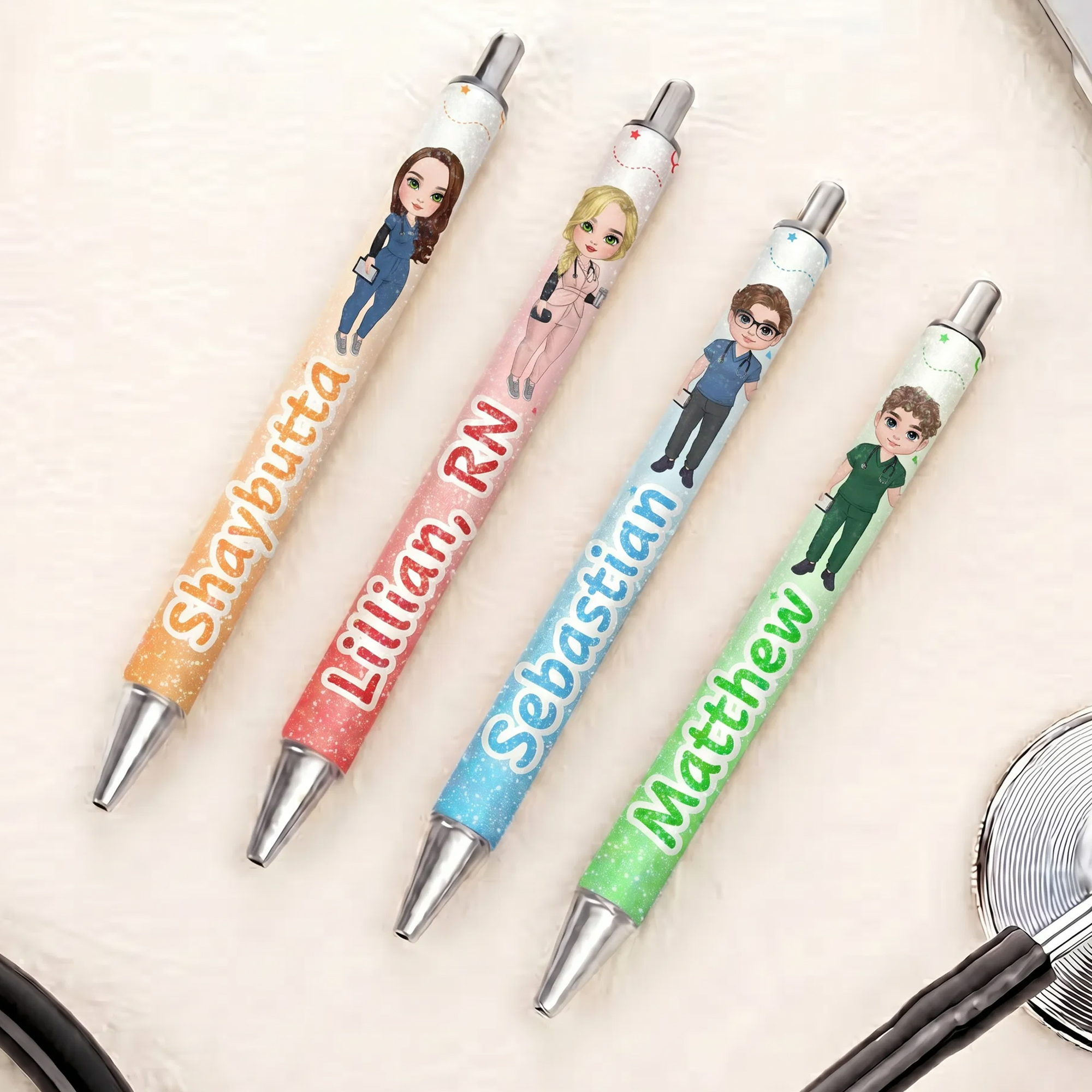 Personalisierter, mehrfarbiger, ausziehbarer Kugelschreiber mit Cartoon-Krankenschwester-Motiv und Namensgravur – Dankeschön-Geschenk zum Geburtstag oder zum Jahresende für medizinisches Personal