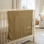 Personlig strikket babyteppe med mallardand, siv og initialer, med brodert navn – interiørdekorasjon, bursdags- og baby shower-gave til nyfødte og nybakte foreldre