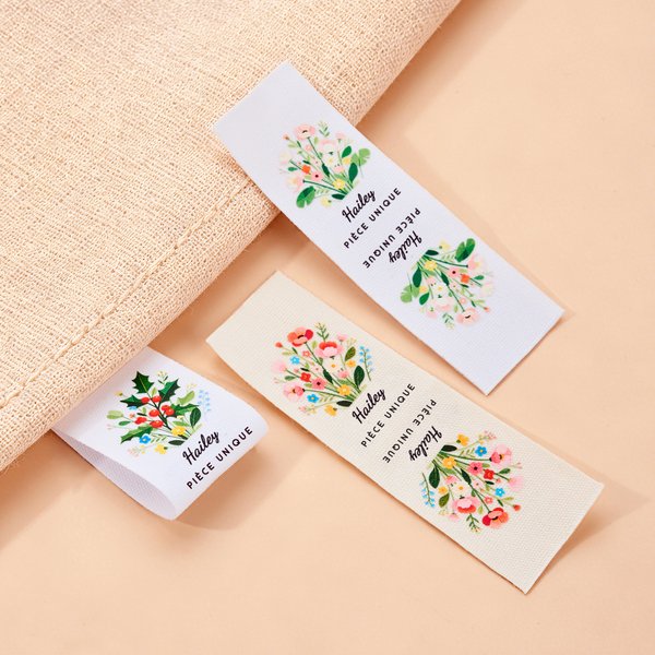 Étiquettes de couture personnalisées avec texte et fleur de naissance - Cadeau d'anniversaire pour amateurs de tricot