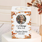Vela en tarro de madera personalizada con foto y el mensaje «Siempre estoy contigo», con nombre y fecha. Regalo conmemorativo para cementerios, en memoria de la pérdida de un padre, una madre o un fam