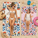 Individuell gestaltetes, farbenfrohes Strandtuch im Folk-Art-Stil mit Blumenmuster, übergroß und schnell trocknend – mit Namen – Geschenk für den Sommerurlaub, die Poolparty oder für eine Freundin