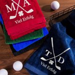 Personalisiertes besticktes Golfhandtuch mit Initialen & Text | Glücksklee & Golfschläger | 100% Baumwolle | Golfzubehör | Turnier Geschenk für Golfer