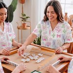 Personlig pyjamasett med korte ermer i mahjong-tema, med navn – sommerklær til hjemmebruk, mahjong-pyjamas, bursdagsgave til en kvinne som elsker mahjong