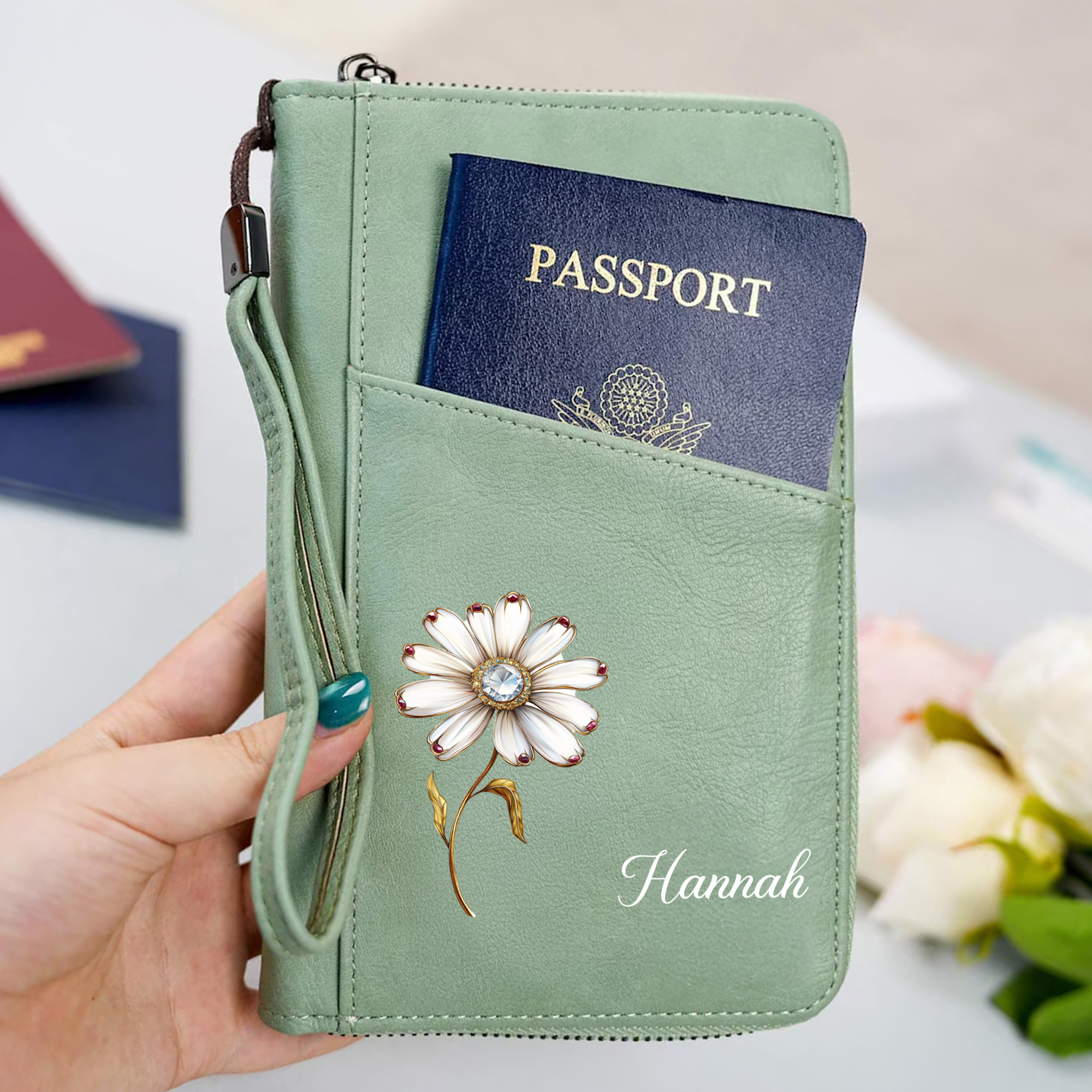 Personalisierte Vintage-Schmuck-Reisepasshülle aus PU-Leder mit Geburtsblume und Namensgravur – unverzichtbares Reiseaccessoire und Geburtstagsgeschenk für Reiseliebhaber