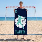 Toalla de playa personalizada de secado rápido con silueta de jugador de pelota de mano nombre y número regalo de vacaciones para amantes del deporte