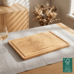 Tabla de cortar para embutidos de bambú con certificación FSC, con diseño fotográfico personalizado en estilo «line art», texto y ranura para el jugo; regalo de boda para la pareja y la familia