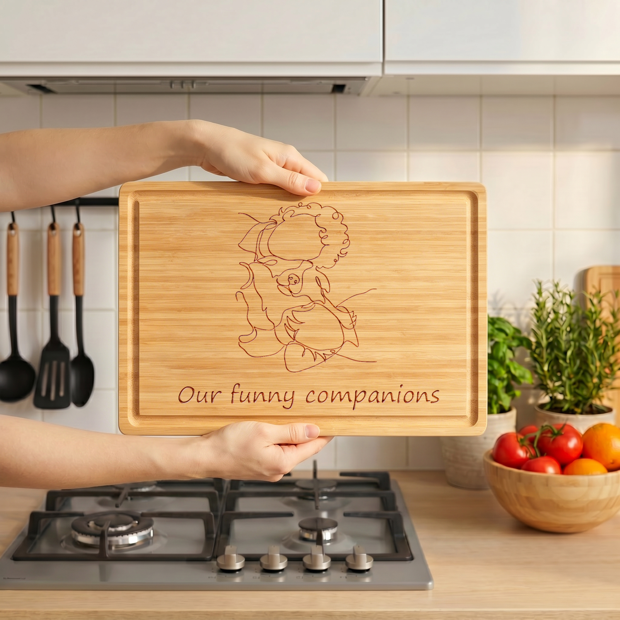 Individuell gestaltetes Fotodesign im Line-Art-Stil – FSC-zertifiziertes Bambus-Schneidebrett für Wurstwaren mit Text und Saftrinne – Hochzeitsgeschenk für Paare und Familien