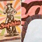 Couverture légère personnalisée « Cowgirl vintage » avec photo, prénom et pompon – Décoration d'intérieur, cadeau d'anniversaire ou de mariage pour les femmes et les cowgirls