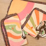 Couverture légère personnalisée « Cowgirl vintage » avec photo, prénom et pompon – Décoration d'intérieur, cadeau d'anniversaire ou de mariage pour les femmes et les cowgirls