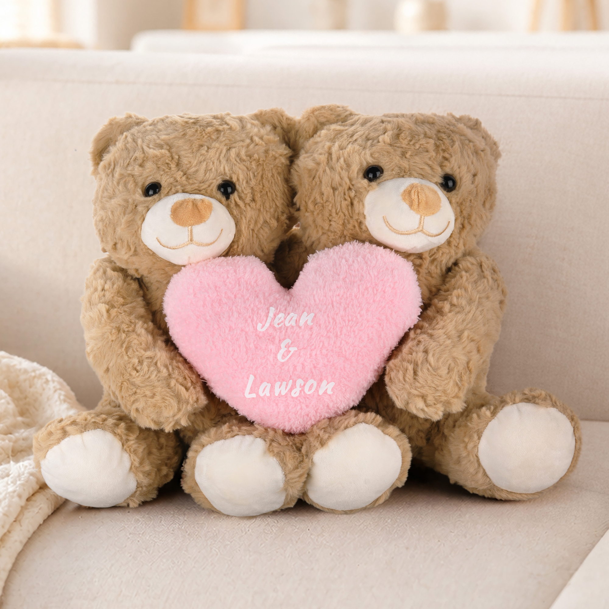 Personalisierter Teddybär zum Kuscheln mit Namen und rosa Herz – romantisches Andenken, Geschenk zum Jahrestag oder Geburtstag für Paare