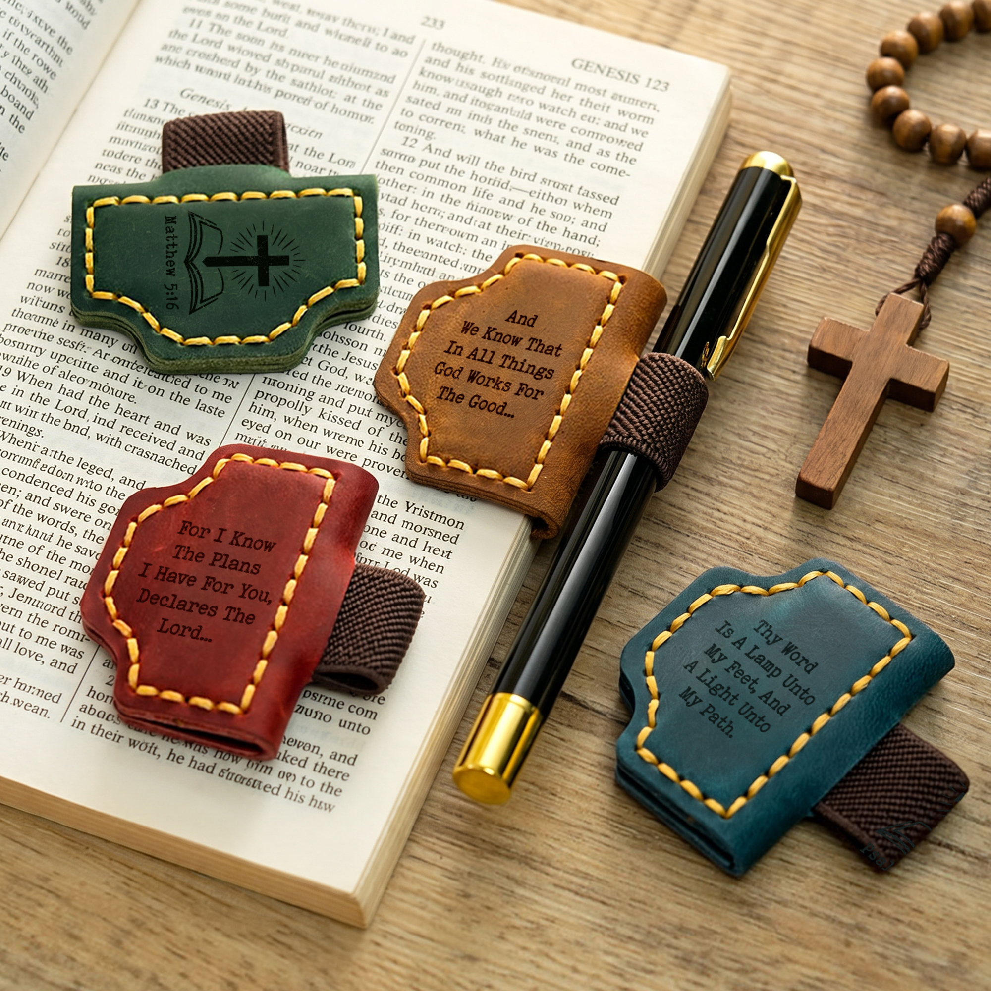 Personalisiertes Lesezeichen aus Leder mit Bibelvers und Kreuzmotiv, magnetisch, mit Stifthalter – für den täglichen Gebrauch, Geburtstagsgeschenk für Christen und Bücherwürmer