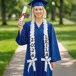 Écharpe de remise des diplômes personnalisée, multicolore, faite main, ornée d'un nœud en perles, avec nom et année — Décoration de fête — Cadeau de fin d'études pour les diplômés
