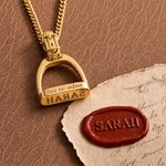Collier personnalisé avec nom et texte - Chevalière cachée équestre - Cadeau d'anniversaire pour passionné d'équitation