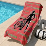 Gepersonaliseerd sneldrogend strandlaken met wielrennersilhouet en naam ideaal voor stranddagen of als verjaardagscadeau voor fietsliefhebbers