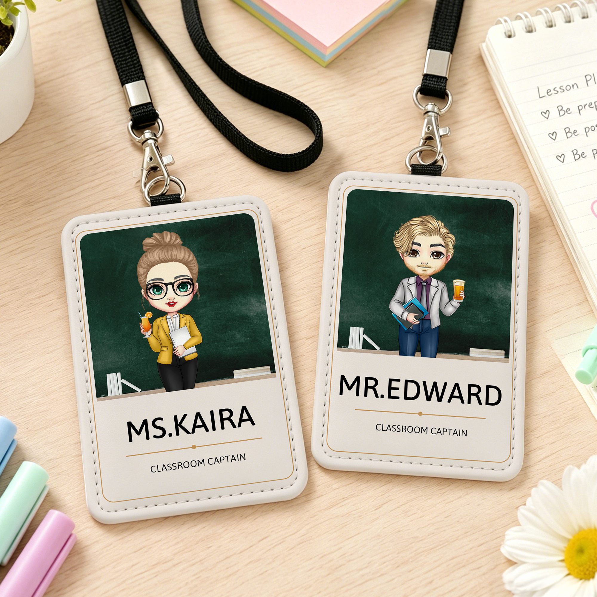 Individuell gestalteter Ausweishalter aus PU-Leder mit Cartoon-Figur als „Klassenkapitän“ und Umhängeband – Geschenk zum Schulanfang, zum Lehrertag oder zur Abschlussfeier für Lehrer