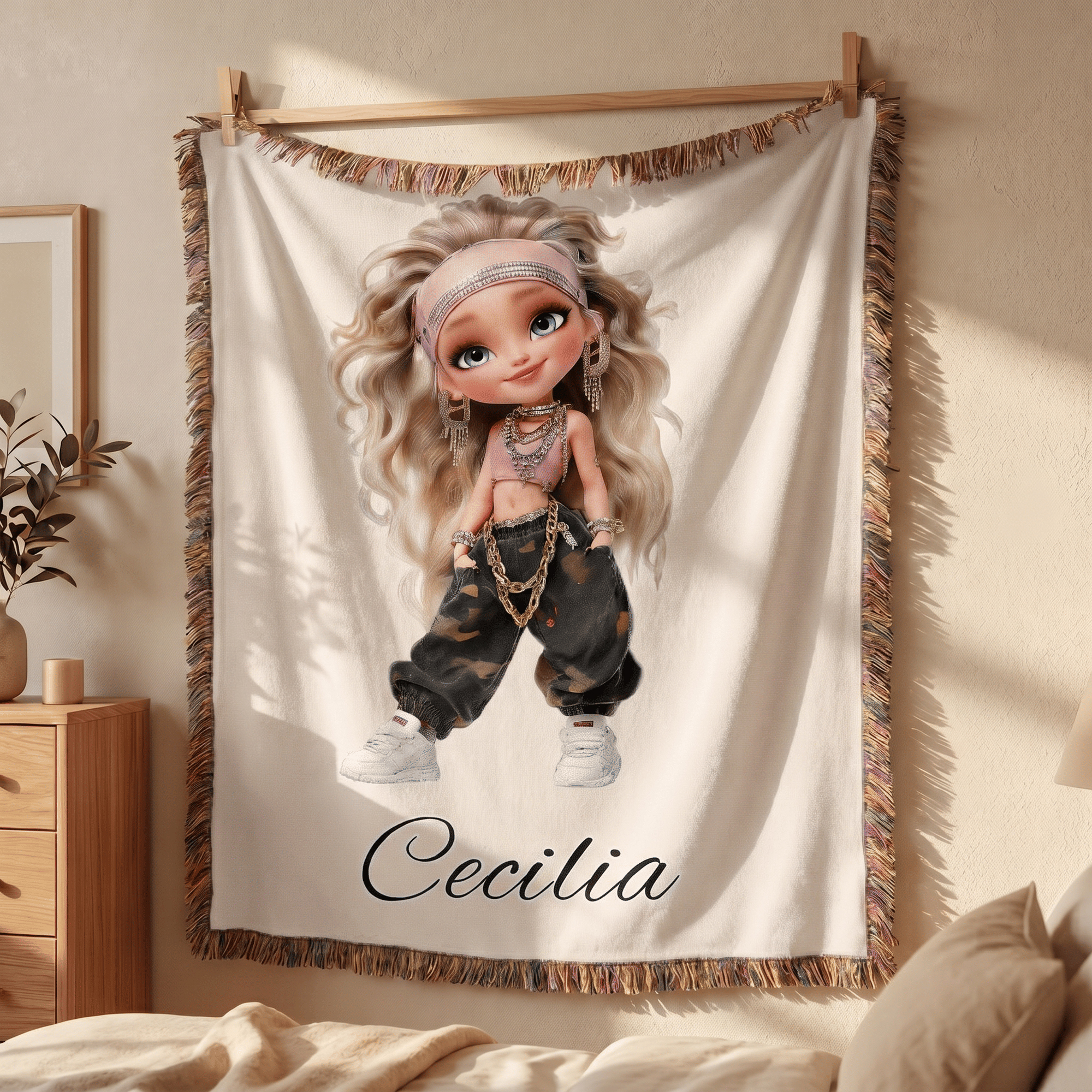Personalisierte, weiche Kuscheldecke mit Y2K-Mädchen-Cartoon-Muster und Quasten, mit Namen – für den täglichen Gebrauch zu Hause, als Geburtstagsgeschenk für Mädchen