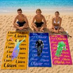 Gepersonaliseerd sneldrogend strandlaken met wielrennersilhouet en naam ideaal voor stranddagen of als verjaardagscadeau voor fietsliefhebbers