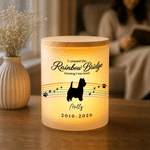 Bougie personnalisée en pot avec silhouette de chien, motif « Rainbow Bridge », nom et année, équipée d'une bougie LED et d'un couvercle en bois — Cadeau de condoléances et d'hommage pour les propriét