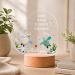 Veilleuse LED romantique personnalisée en forme de cœur avec tortue de mer, prénom et socle en bois – Décoration d'intérieur – Cadeau pour la Saint-Valentin ou un anniversaire de couple