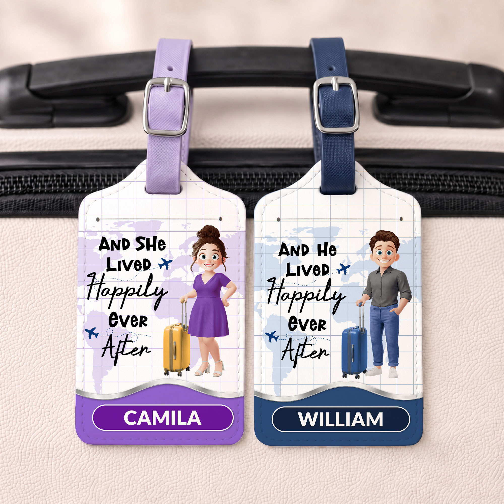 Personalisiertes Reise-Set aus Kofferanhänger und Reisepasshülle mit Cartoon-Figuren und Weltkarte – Geburtstagsgeschenk für Reiseliebhaber